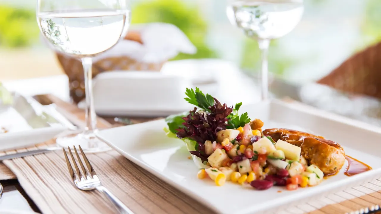 Ljus och grönt gör restaurangen mer lockande